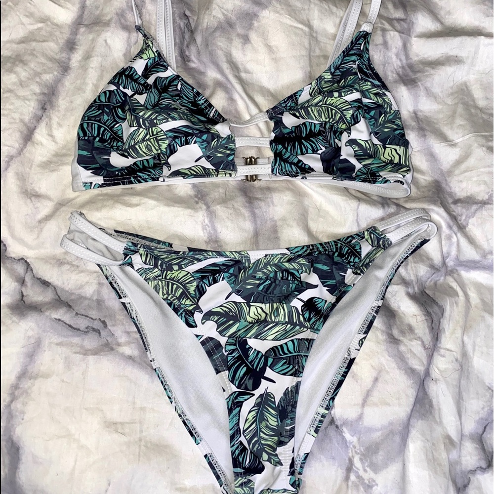 Leaf print bikini
